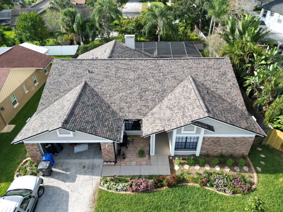 Aerial view of a Valrico property with a new dimensional shingle roof.